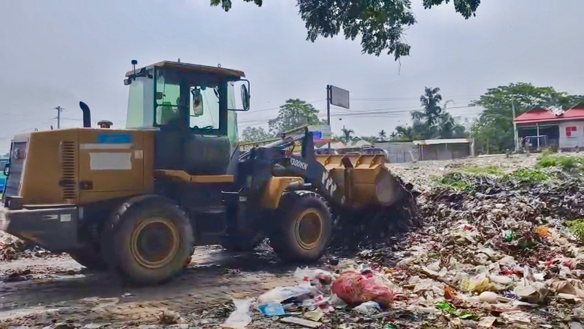 ডেপুটি স্পিকারের নির্দেশে পরিচ্ছন্নতা অভিযান, ময়লা-দুর্গন্ধ আর দুর্ভোগ থেকে বাঁচলো হাজারো মানুষ