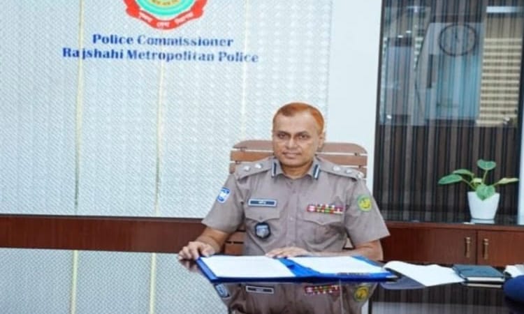 অসাধারণ নেতৃত্ব দিচ্ছেন আর, এম , পি ,কমিশনার 