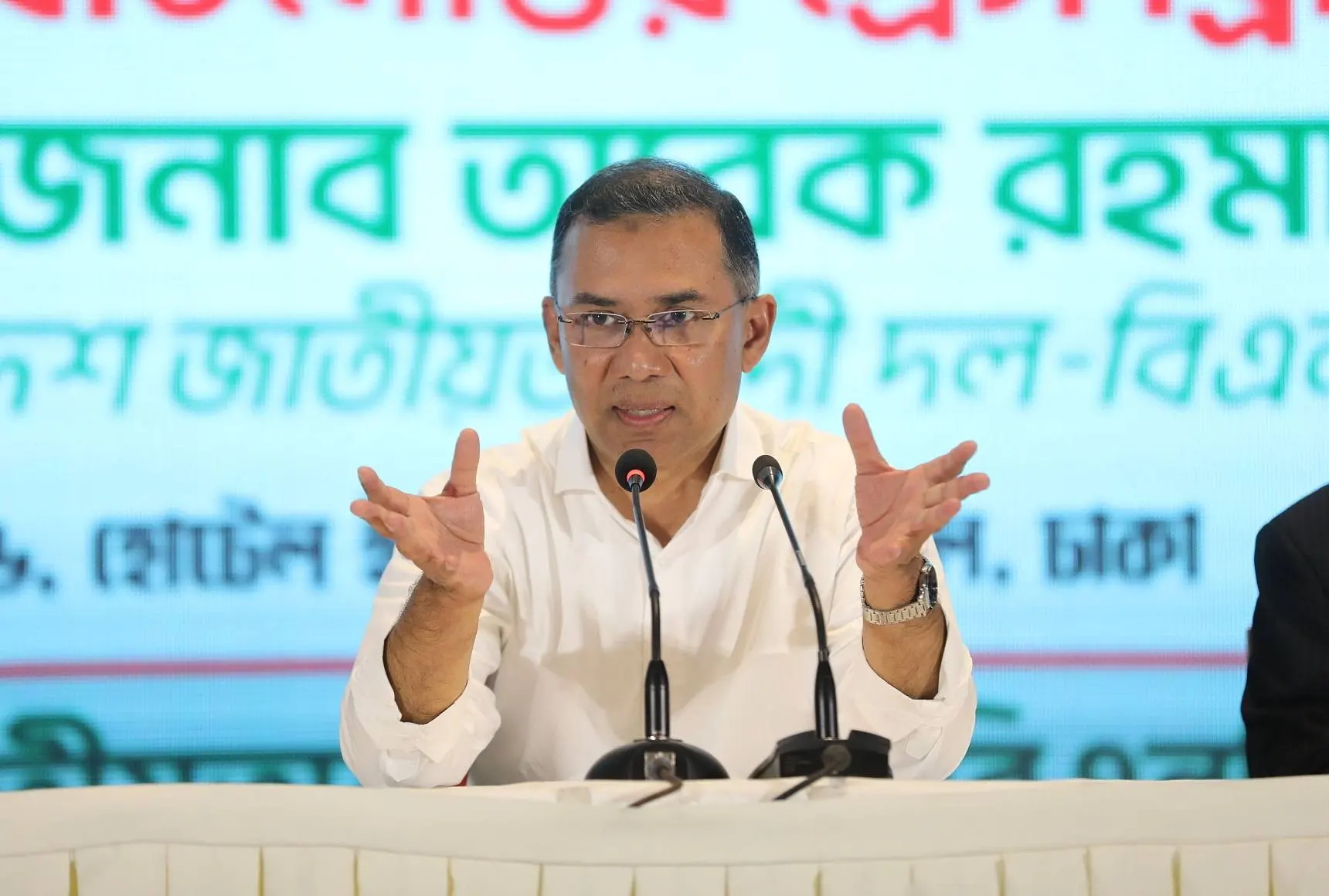 মশা মারা শিখতে যুক্তরাষ্ট্রে না গিয়ে কর্মকর্তাদের ডেঙ্গুর পাশে বসতে পরামর্শ প্রধানমন্ত্রীর