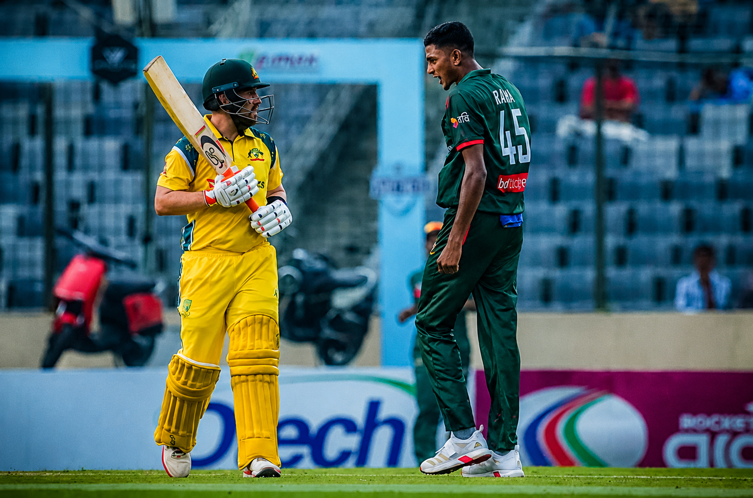 নাহিদ রানার বোলিং তোপে আসিদের উড়িয়ে দিল বাংলাদেশ