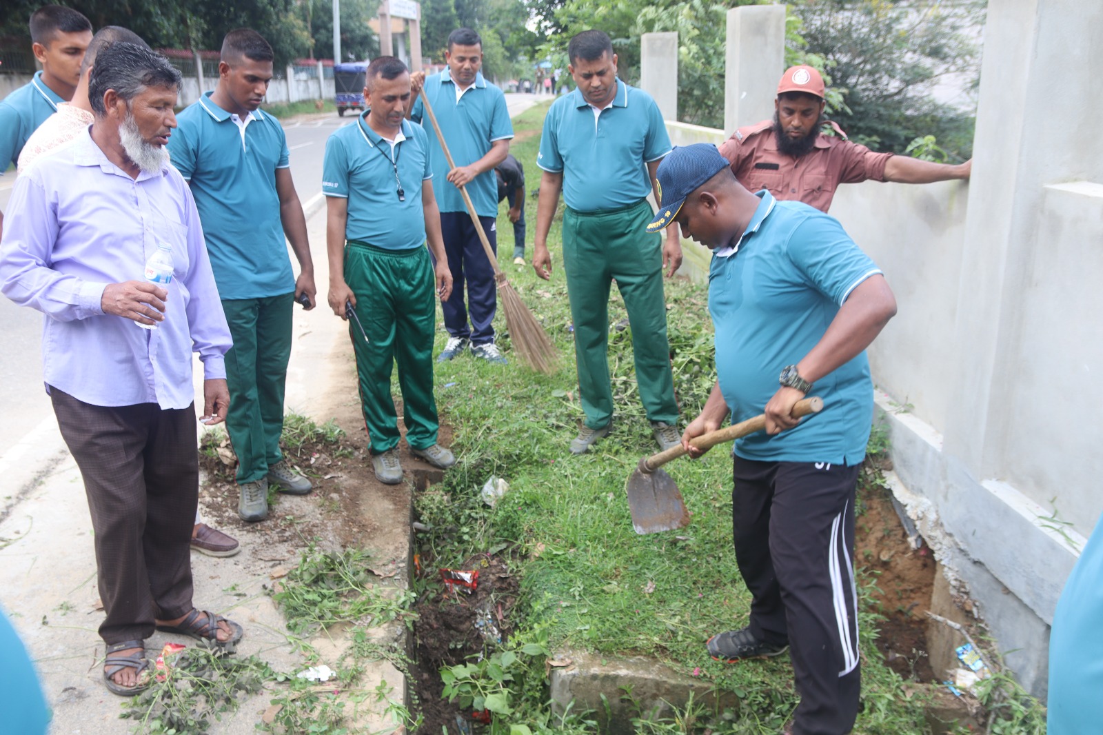 নানিয়ারচর সেনা জোন উদ্যোগে বৃক্ষরোপণ ও পরিষ্কার-পরিচ্ছন্নতা কর্মসূচি অনুষ্ঠিত