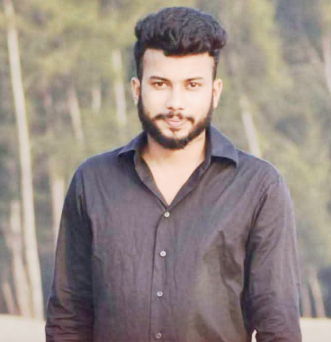 ঢাকা থেকে সিলেটগামী পারাবত এক্সপ্রেস ট্রেনের ছাদে ভ্রমণ করতে গিয়ে ব্রিজের সঙ্গে ধাক্কা লেগে মো. আরিফুল ইসলাম (২৬) নামে এক ঠিকাদারের মর্মান্তিক মৃত্যু হয়েছে।