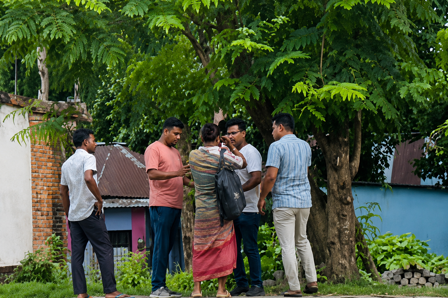 ছাত্রলীগ কর্মীর মৃত্যুর পর ডিবির মামলা: লুঙ্গি পরা ব্যক্তির ‘প্যান্টের পকেট’ থেকে মাদক উদ্ধারের দাবি