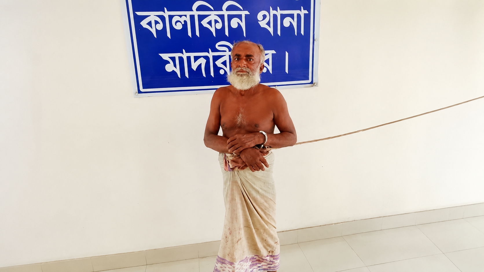 মাদারীপুরের কালকিনিতে গলা কেটে স্ত্রীকে হত্যার দায়ে স্বামীকে গ্রেফতার
