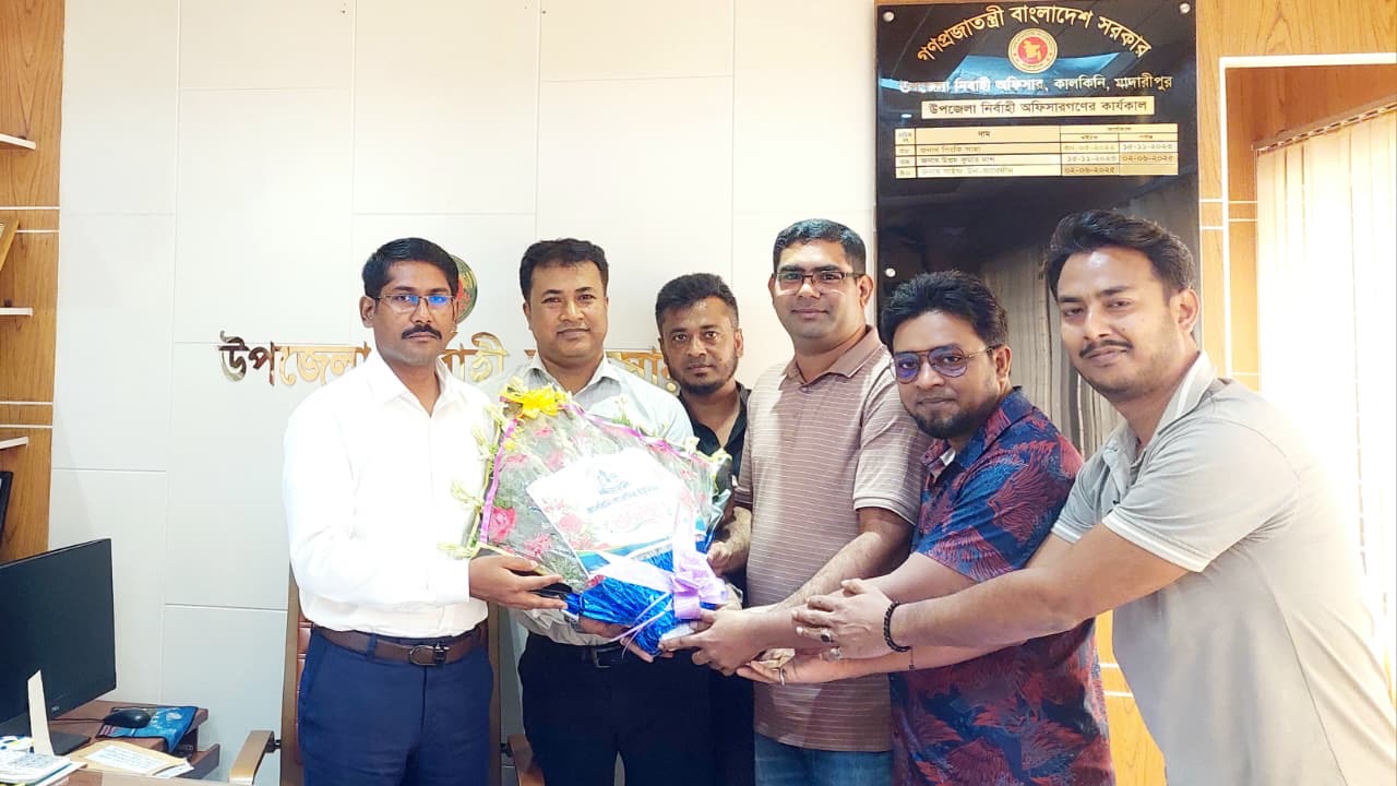 নবাগত ইউএনও -এর সাথে কালকিনি সাংবাদিক ইউনিয়নের শুভেচ্ছা ও মতবিনিময়