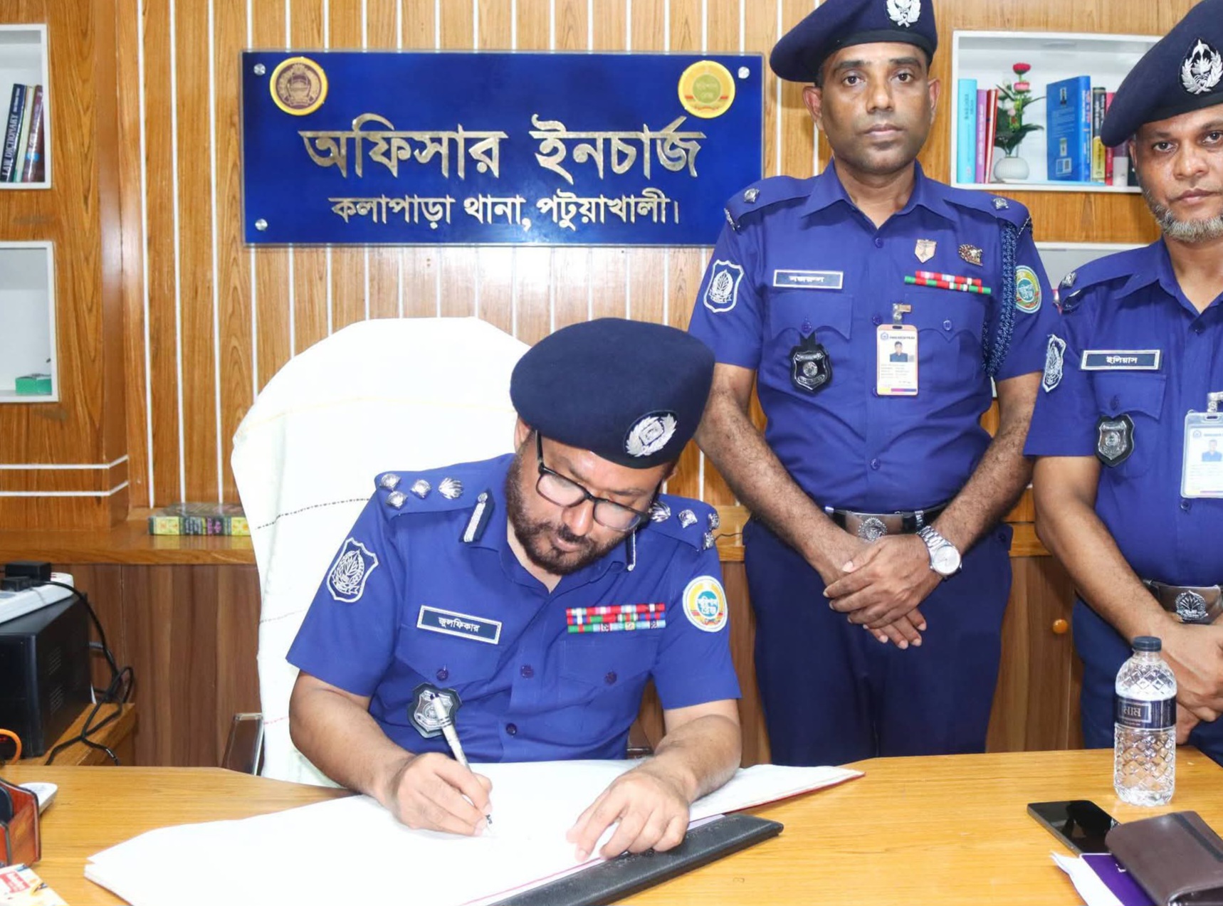 পটুয়াখালীতে থানা পরিদর্শনে ডিআইজি জুলফিকার আলী হায়দার